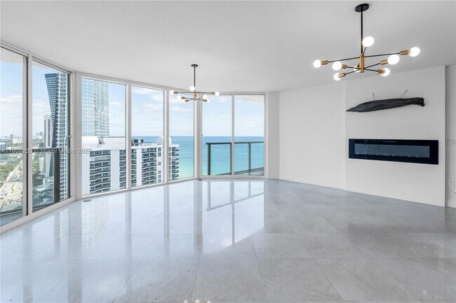 Foto del edificio - 16699 Collins Ave