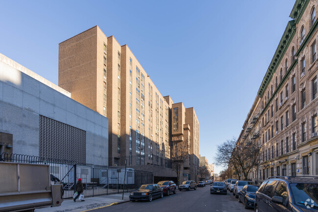 Foto del edificio - Cathedral Parkway Towers