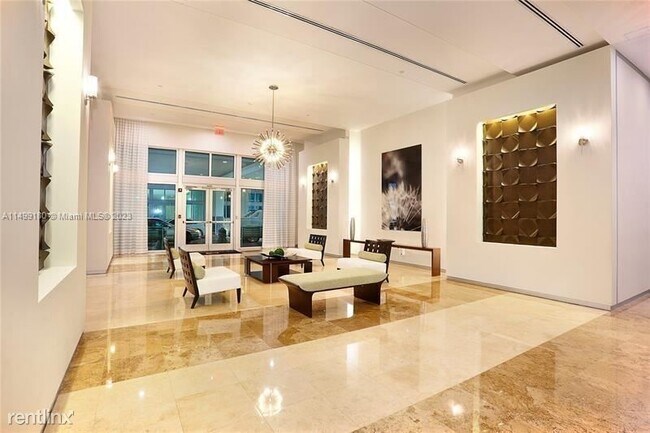 Foto del edificio - 2 br, 2 bath Condo - 9055 SW 73rd Ct Apt 301