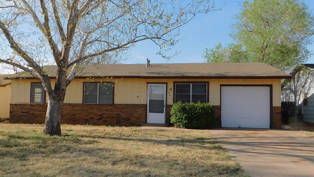 Foto principal - Charming 3-Bedroom Home with Spacious Layo...