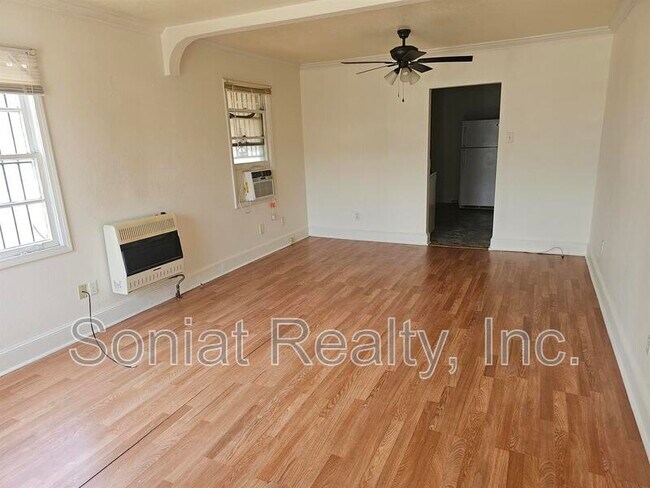 Building Photo - 3506 Live Oak St