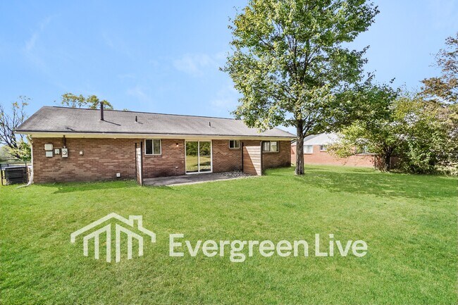 Foto del edificio - 64 Huber Village Blvd