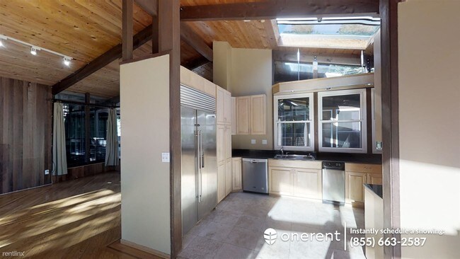 Building Photo - 4 br, 3 bath House - 2949 Holyrood Dr -
