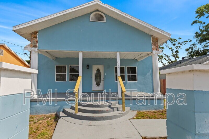 Foto principal - 2135 W St Louis St