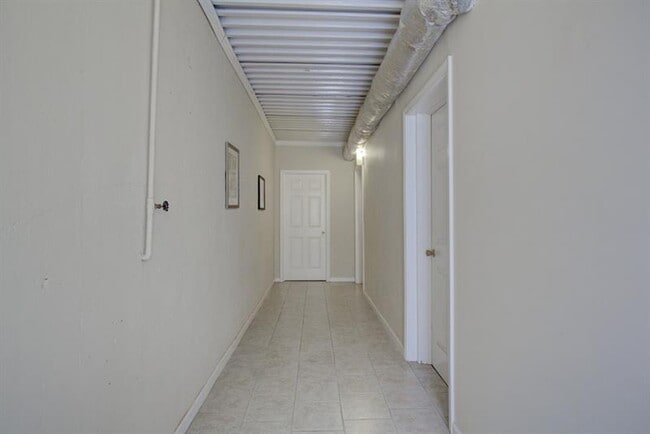 Foto del edificio - 4010 W Cooper Lake Dr SE