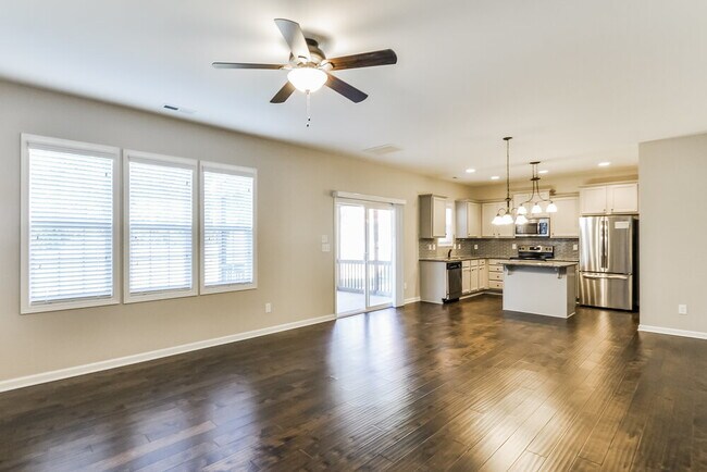 Foto del edificio - 244 E Webber Ln