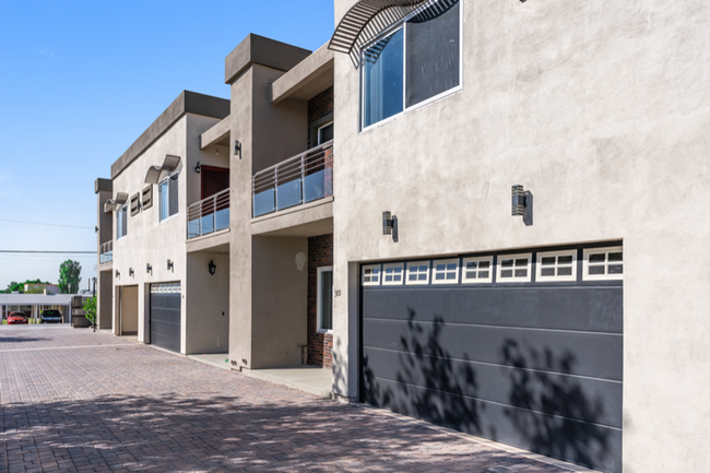 Building Photo - 1805 N 51st St