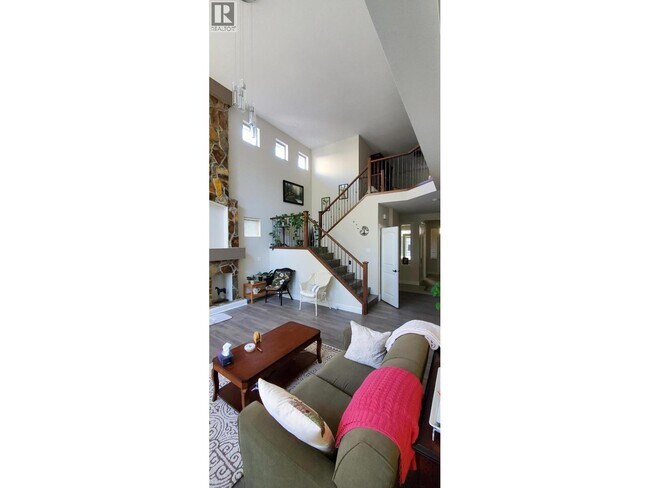 Building Photo - 24620 Kimola Dr