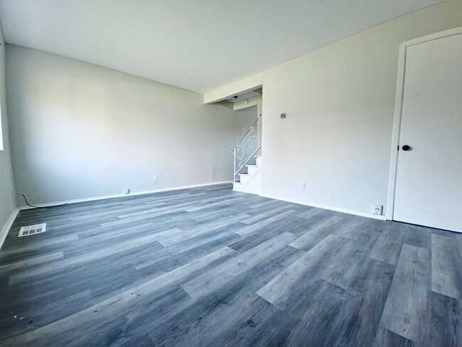 Building Photo - 5972 Glenway Dr, Brook Park, OH 44142