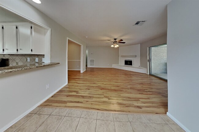 Foto del edificio - 1920 Crooked Creek Ln