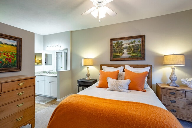 Building Photo - Huntington Lakes Apartments