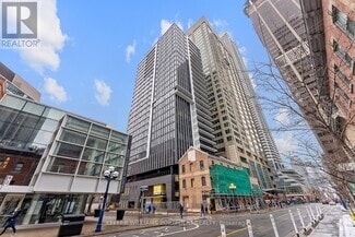 Building Photo - 771-771 Yonge St