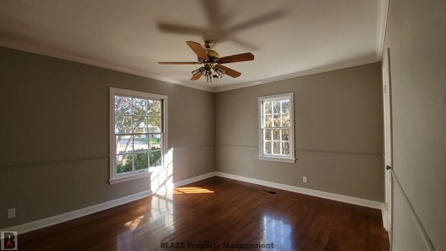 Building Photo - Outstanding Remodel