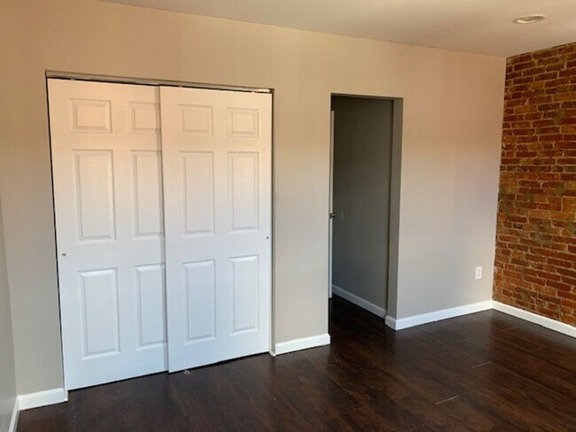 Foto del edificio - NICE 3BD/2.5 BATHS HOUSE READY FOR THE HOL...