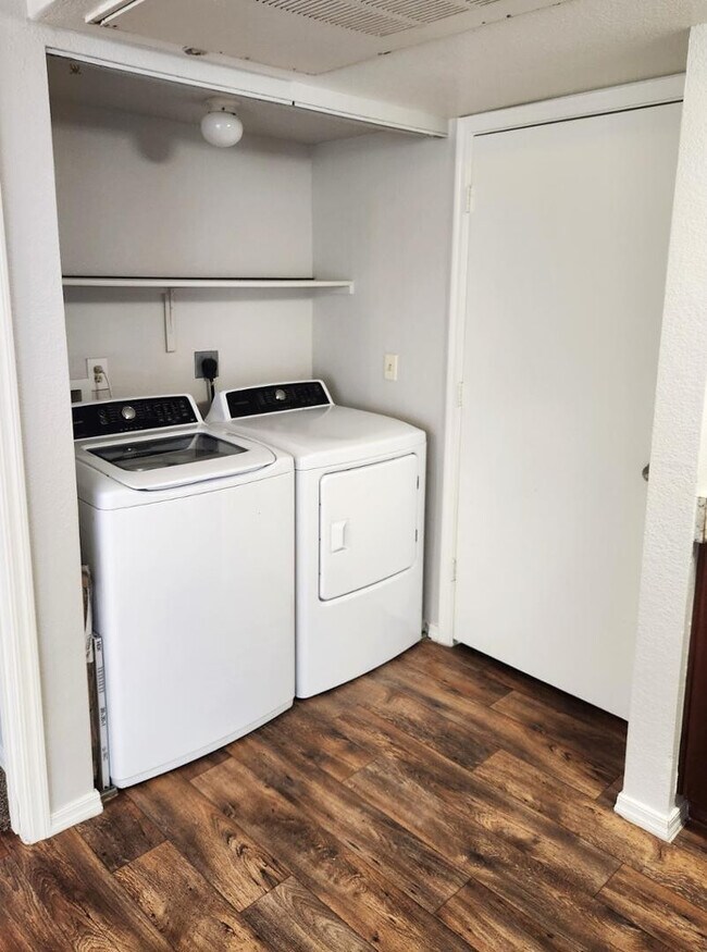 Foto del edificio - 16033 N 25th St