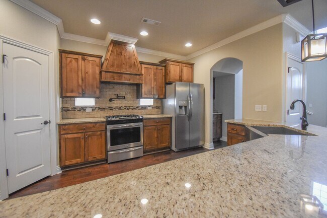 Photo - STUNNING 4 Bedroom, 2.5 Bathroom, 2 Car Garage In Fayetteville, AR House