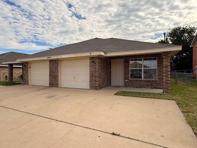 Building Photo - 3804 Littleleaf Ct