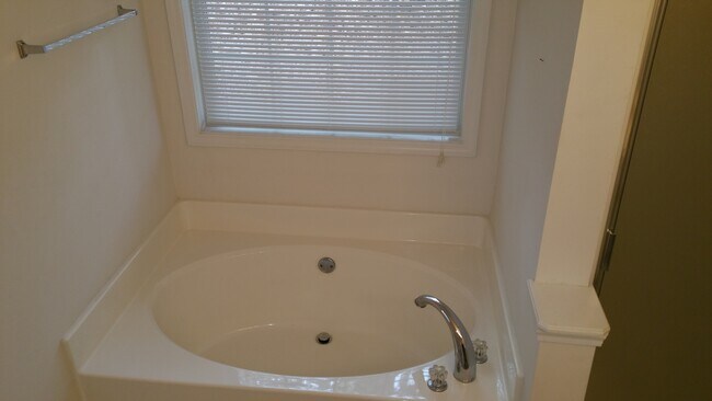 Foto del edificio - STEP-LESS RANCH IN GREAT TEMPLE/VILLA RICA...