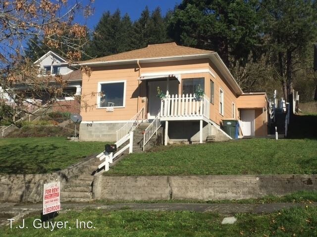 Primary Photo - 3 br, 1 bath House - 580 NE Adams Ave.