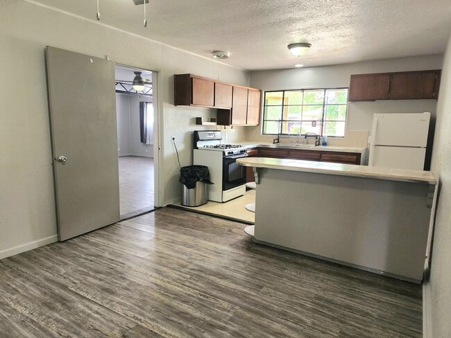 Building Photo - 124 New Mexico Dr