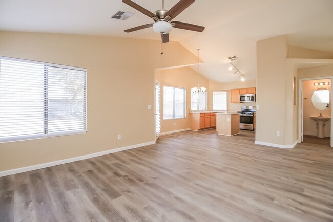 Building Photo - 2024 E Appaloosa Rd