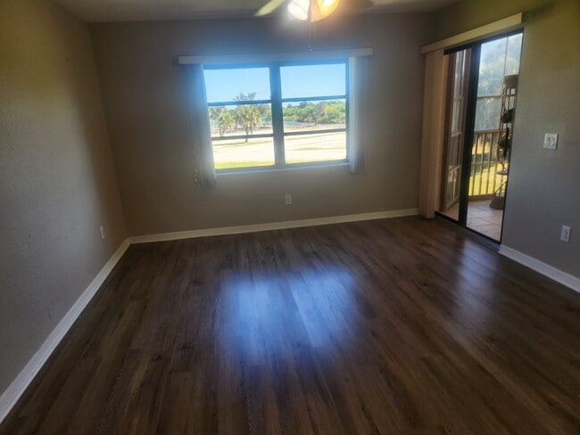 Building Photo - 175 Kings Hwy