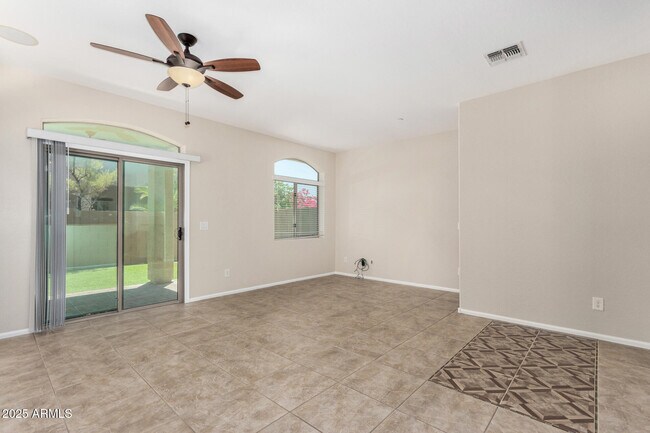 Foto del edificio - 2725 E Mine Creek Rd