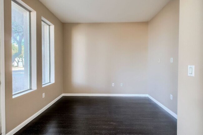 Foto del edificio - 6605 N 93RD Ave