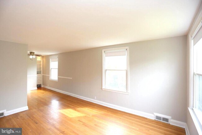 Building Photo - 8543 Water Oak Rd