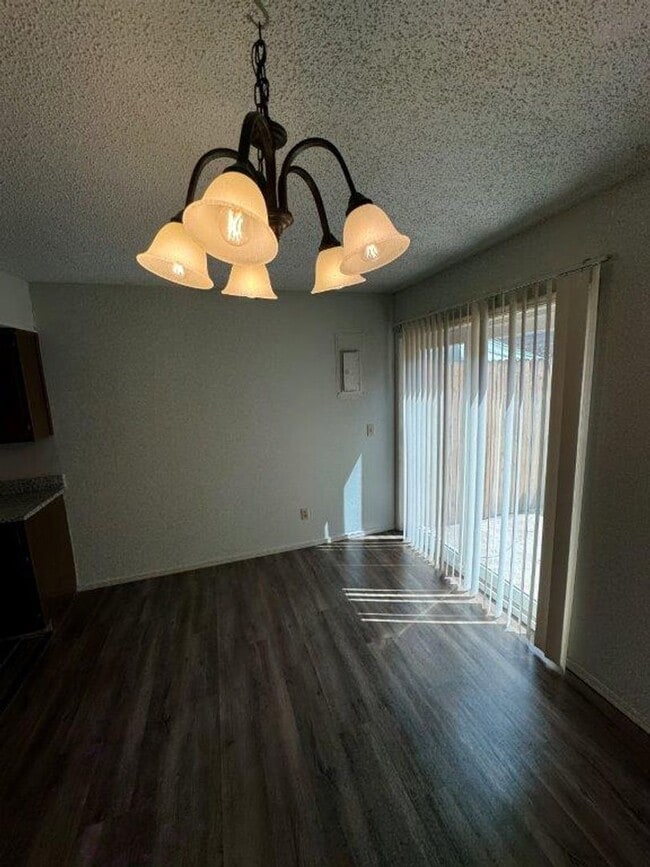 Building Photo - 2 bed 2 bath condo in Norman, updated amen...