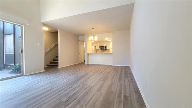 Foto del edificio - 4615 Country Creek Dr