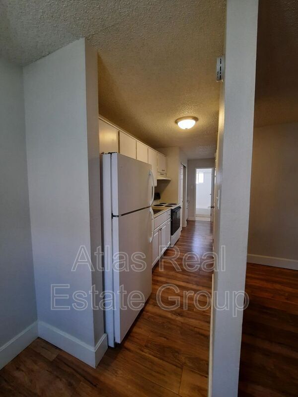 Building Photo - 4510 W St Clair Pl