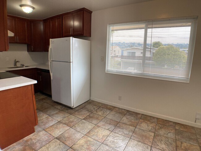 Building Photo - 3233 Santa Clara Ave