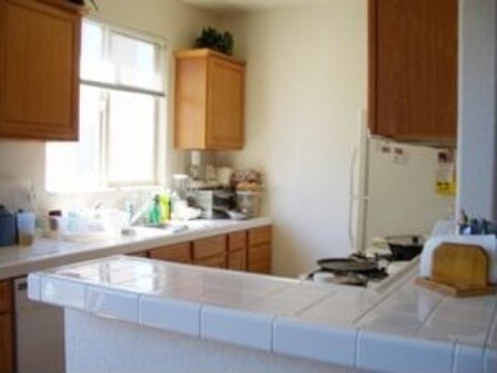 Foto del edificio - Modern Townhouse with Two Master Bedrooms!