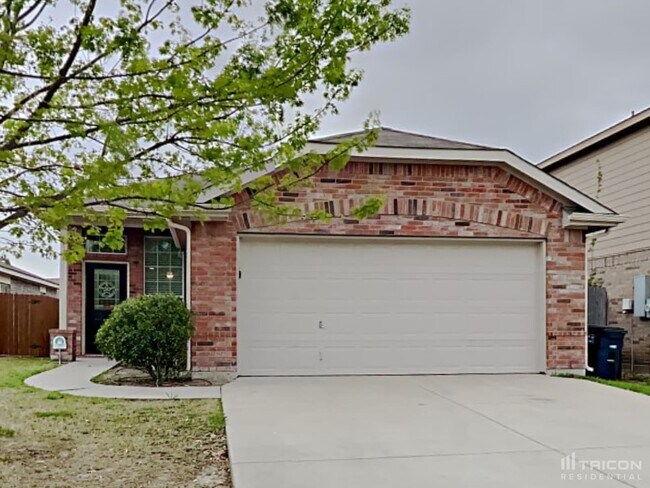 Foto del edificio - 4805 Cedar Springs Dr
