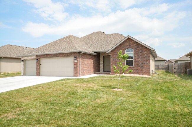 Building Photo - 877 E Scott Wayne Dr