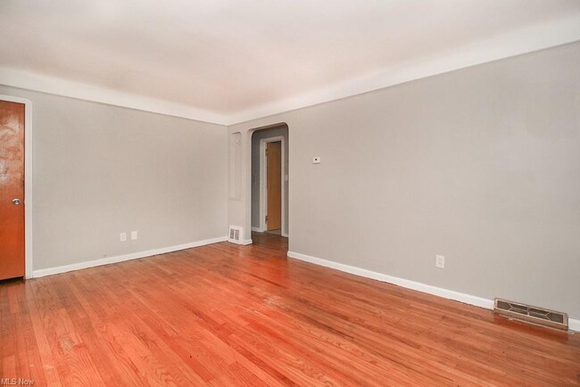 Building Photo - 16108 Edgewood Ave