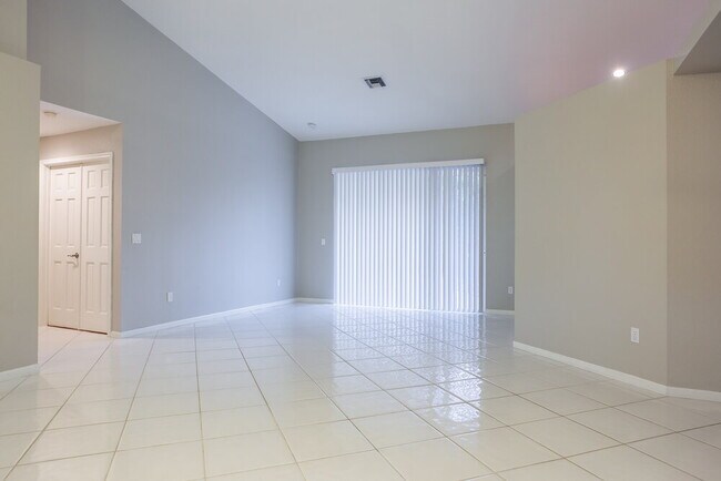 Foto del edificio - 10316 NW 53rd Ct