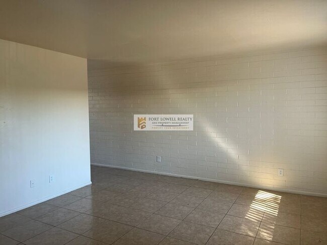 Foto del edificio - 4350 E Fairmount St