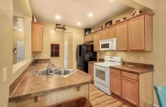 Foto del edificio - Cozy 3 bedroom Berkshire Home available soon!