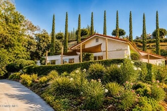Building Photo - 32355 Saddle Mountain Dr