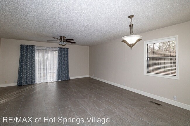 Building Photo - 2 br, 1.5 bath House - 2 Dulzura Lane
