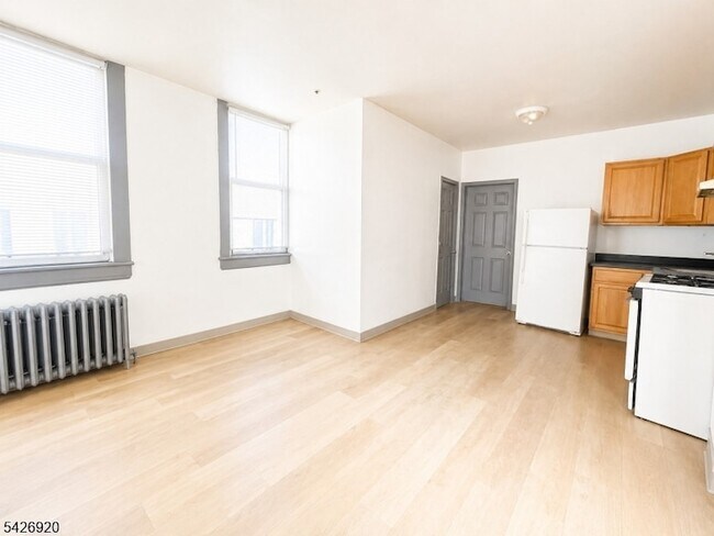 Foto del edificio - 840 Mt Prospect Ave