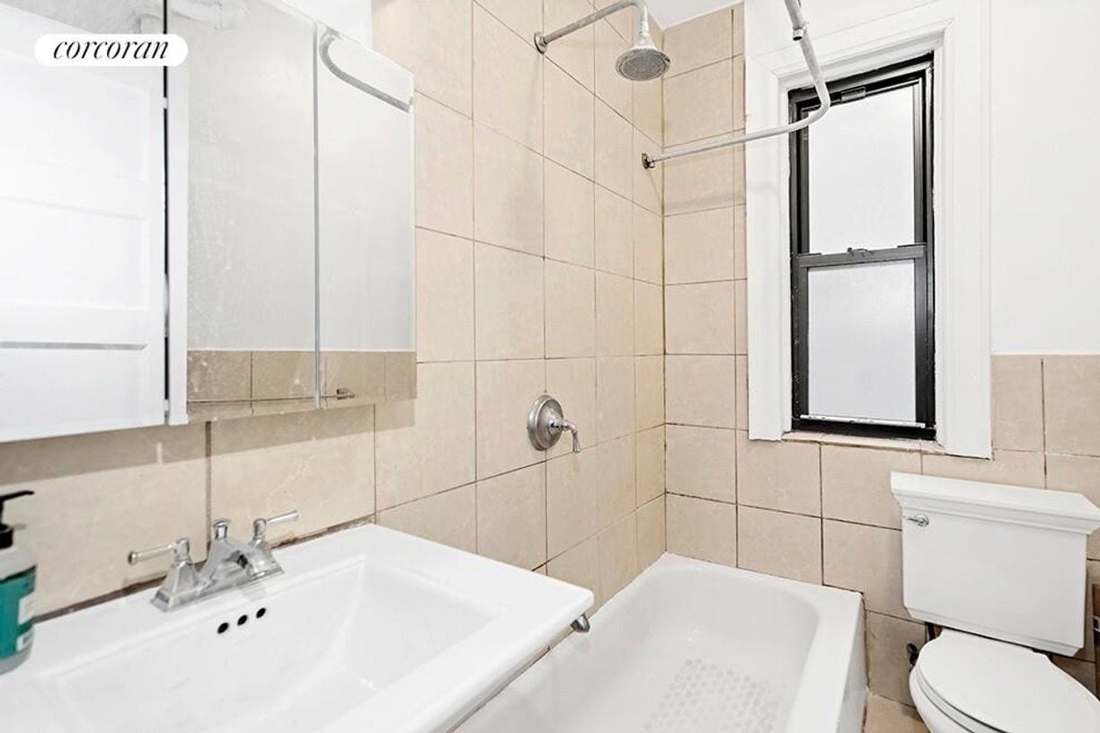 Foto del edificio - 505 W 122nd St