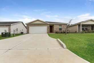 Building Photo - 15720 Del Norte Dr