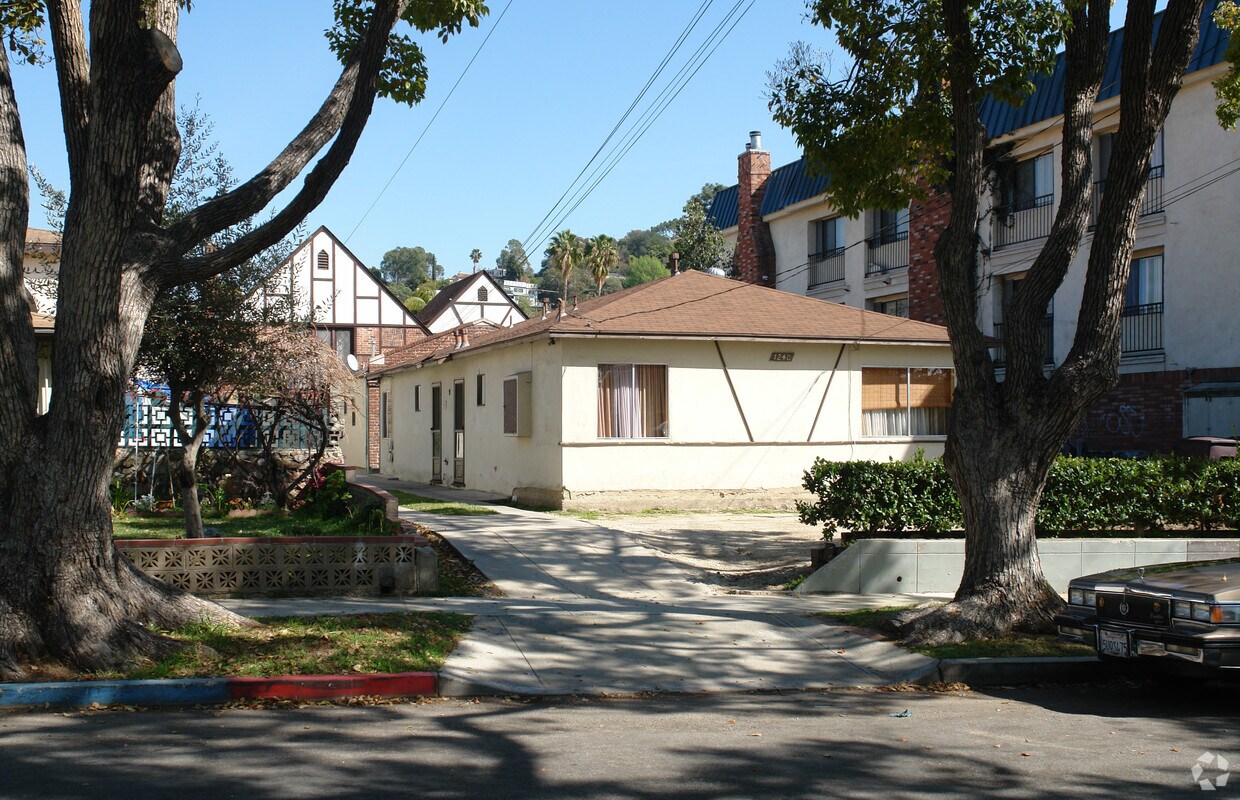 Primary Photo - 1240 Mariposa St