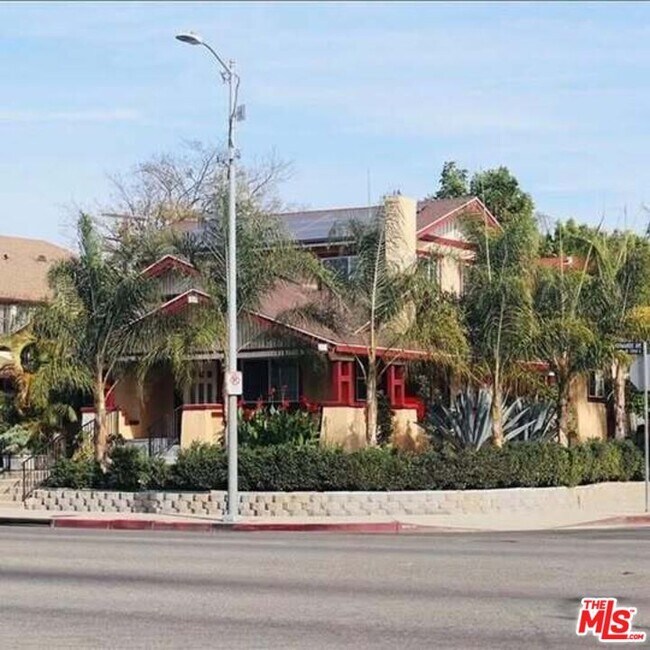 Foto del edificio - 2956 Normandie Ave