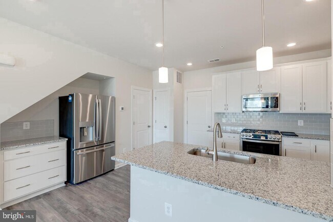 Building Photo - 43357 Radford Divide Ter