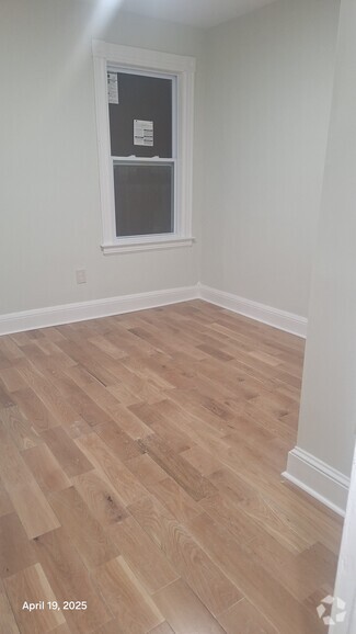 Building Photo - 526 Wetmore St