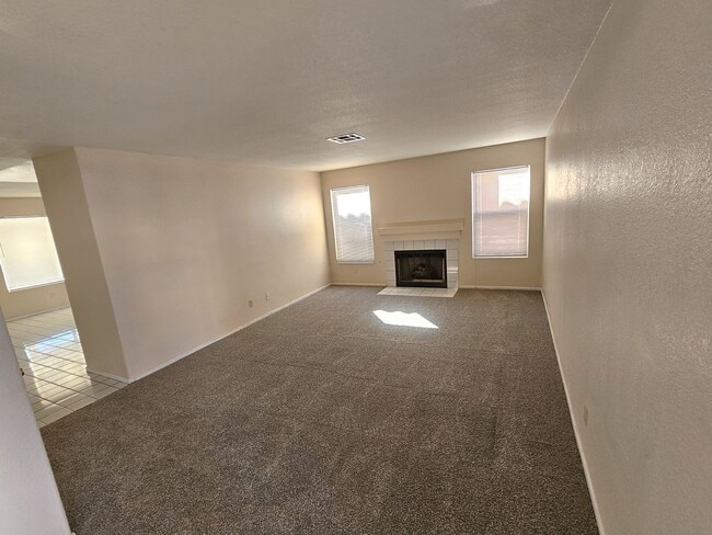 Foto del edificio - North West- 2 Story